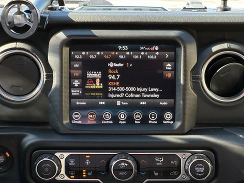 Used 2021 Jeep Wrangler Unlimited Sahara w/ Cold Weather Group image 15