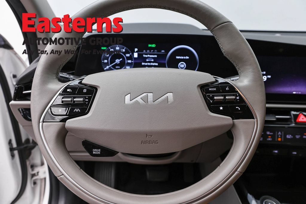 Used 2023 Kia Niro Wind w/ Wind Preserve Package FWD image 10