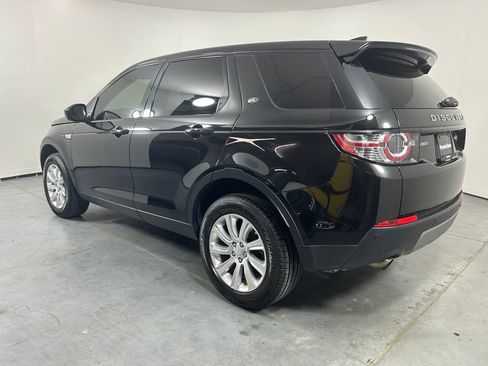 Used 2017 Land Rover Discovery Sport SE AWD/4WD image 3