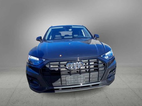 Certified 2025 Audi Q5 2.0T Premium w/ Convenience Plus Package image 3