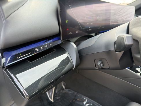 Used 2025 BMW i5 xDrive40 w/ Premium Package image 22