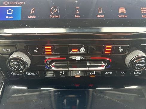 Used 2023 Jeep Grand Cherokee Limited image 21