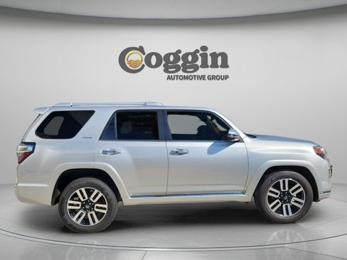 Used 2023 Toyota 4Runner Limited RWD image 4