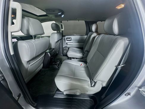 Used 2018 Toyota Sequoia Limited w/ Safety & Convenience Package AWD/4WD image 29