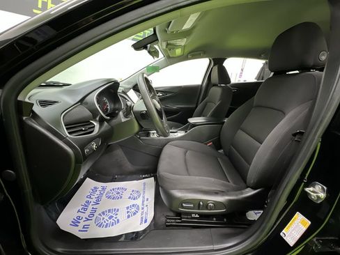 Used 2022 Chevrolet Malibu LT FWD image 17