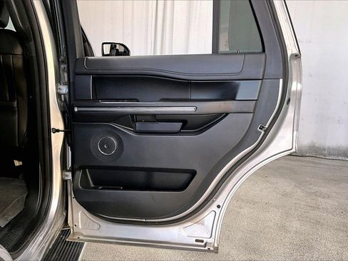 Used 2021 Ford Expedition XLT image 23