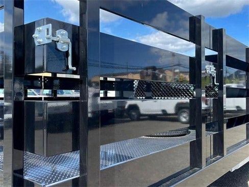 New 2024 GMC Sierra 3500 Pro w/ Convenience Package image 13