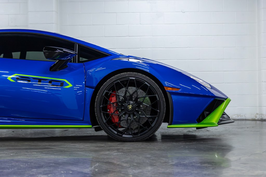 Used 2022 Lamborghini Huracan STO RWD image 22
