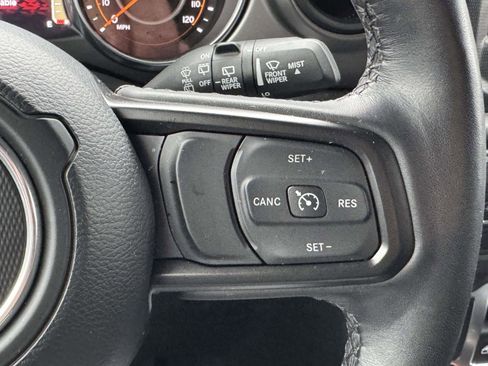 Used 2023 Jeep Wrangler Sport image 21
