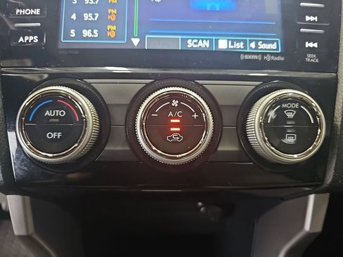 Used 2018 Subaru Forester 2.5i Premium AWD/4WD image 24