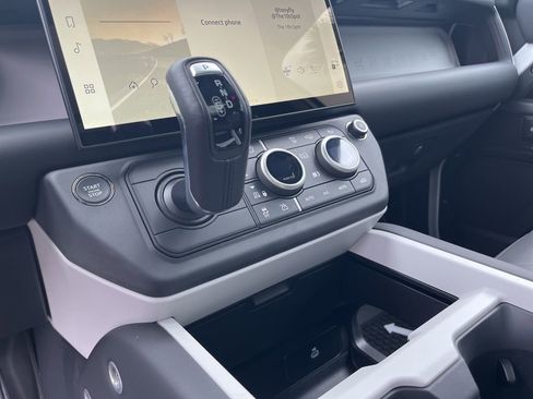 New 2026 Land Rover Defender 110 S AWD/4WD image 13