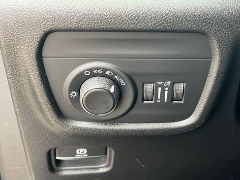 New 2026 Jeep Grand Cherokee Laredo AWD/4WD image 17