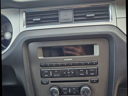 Used 2012 Ford Mustang Premium image 23