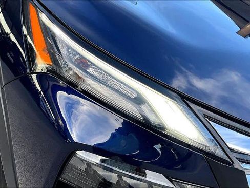 Certified 2024 Nissan Rogue SV image 27