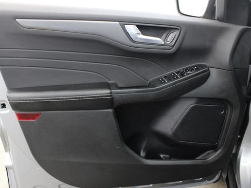 Used 2023 Ford Escape SE FWD image 17