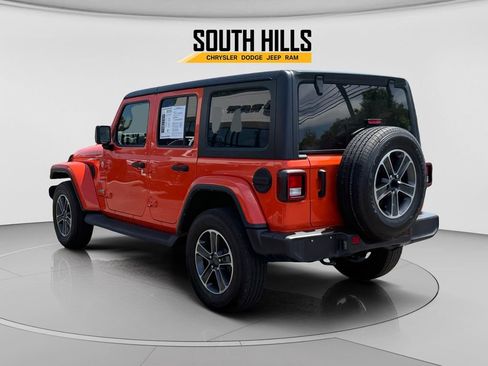 Used 2023 Jeep Wrangler Unlimited Sahara AWD/4WD image 3