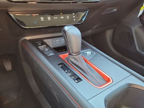 New 2026 Nissan Kicks SR image 11