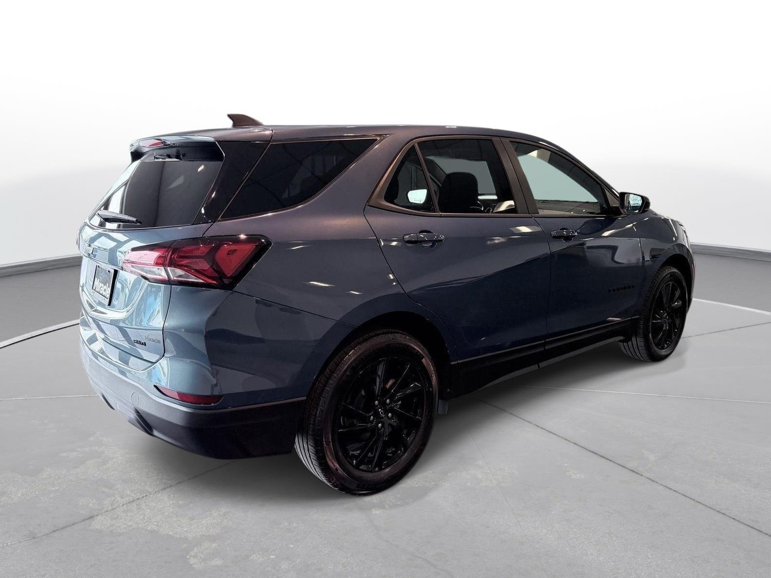 Used 2024 Chevrolet Equinox LS w/ LS Convenience Package AWD/4WD image 11