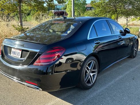 Used 2019 Mercedes-Benz S 560 Sedan image 2