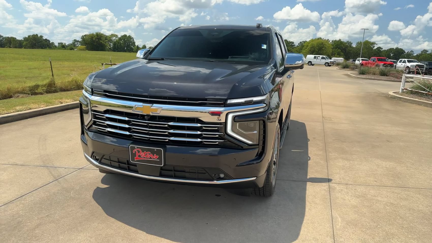 Used 2025 Chevrolet Tahoe Premier AWD/4WD image 4