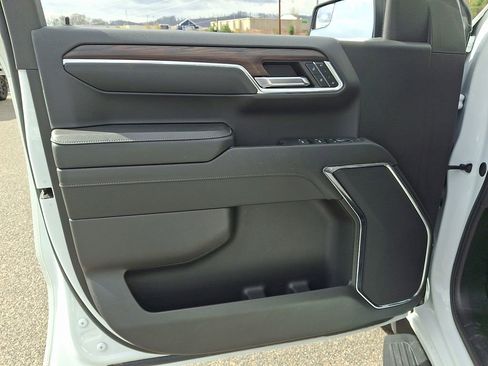 Used 2024 GMC Sierra 1500 SLT AWD/4WD image 12