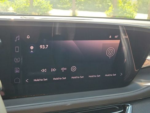 Certified 2025 Buick Envista Avenir FWD image 25