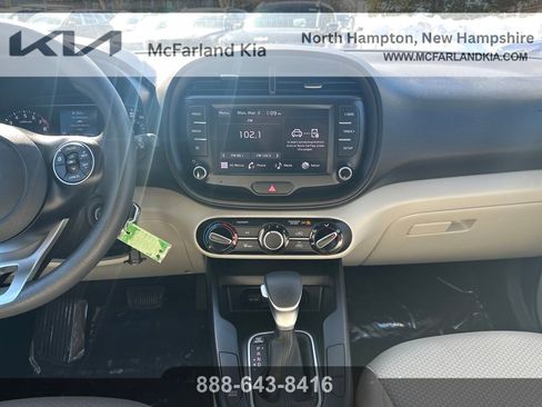 Used 2022 Kia Soul LX image 19