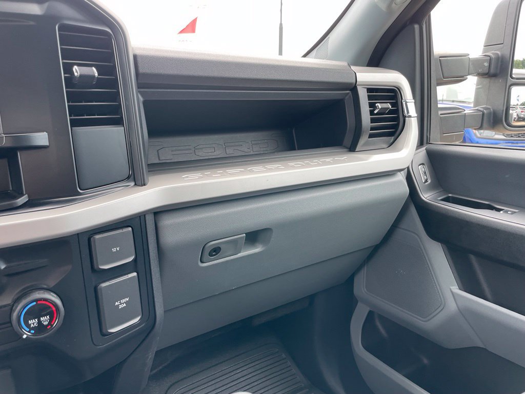 Used 2024 Ford F350 XL AWD/4WD image 46
