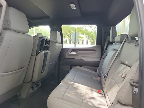 Used 2024 GMC Sierra 1500 SLT image 9