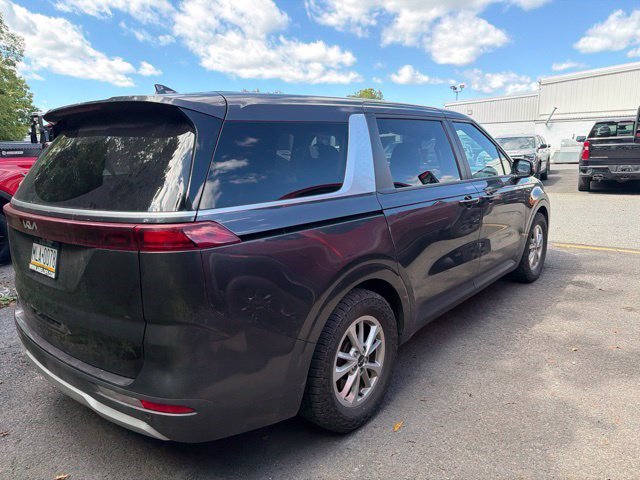 Certified 2024 Kia Carnival LX FWD image 2