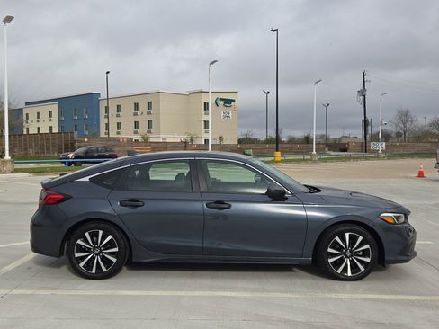 Used 2024 Honda Civic EX-L image 2