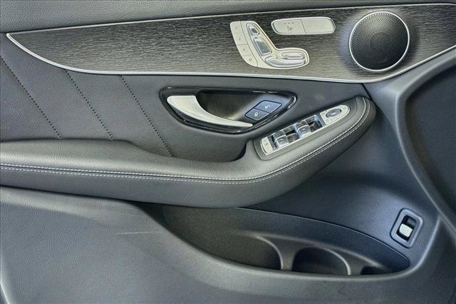 Used 2022 Mercedes-Benz GLC 300 4MATIC image 16