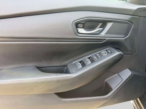 Used 2025 Honda Accord SE image 15