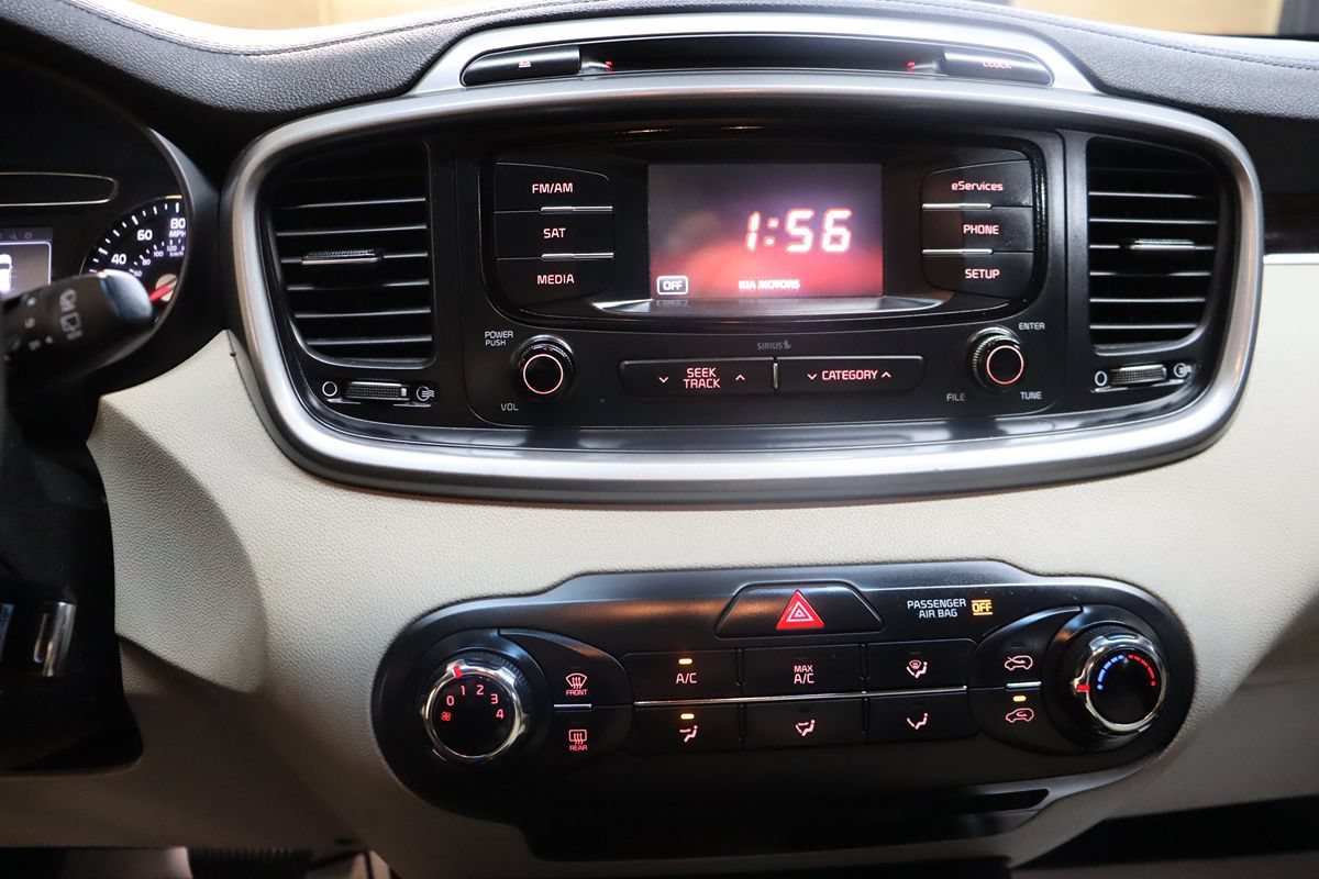 Used 2016 Kia Sorento FWD image 41