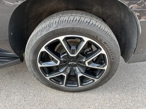 Used 2021 Chevrolet Suburban RST w/ Rear Media and Nav Package image 19