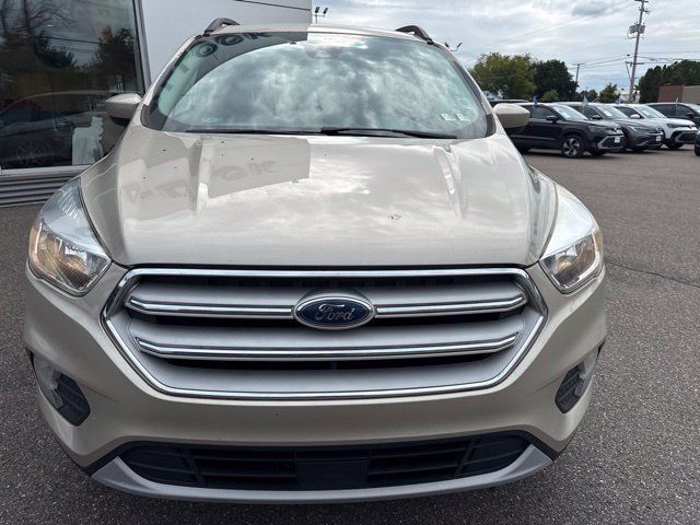 Used 2018 Ford Escape SE w/ Ford Safe & Smart Package AWD/4WD image 3