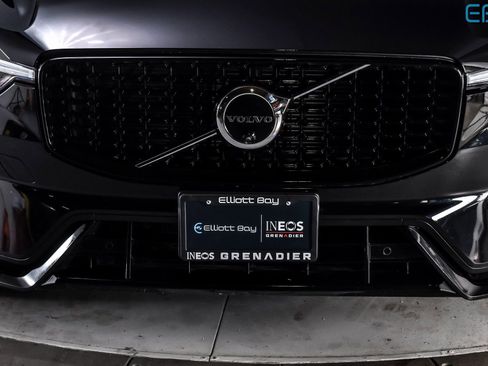 Used 2025 Volvo XC60 B5 Plus image 9