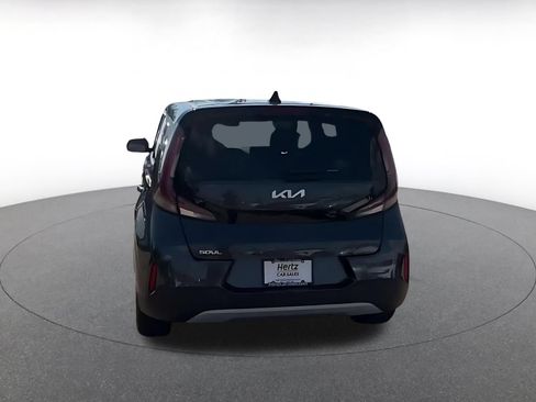 Used 2025 Kia Soul LX w/ LX Technology Package FWD image 10