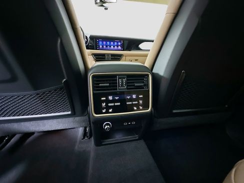 Used 2026 Porsche Cayenne image 27