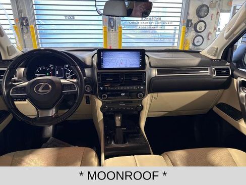 Used 2022 Lexus GX 460 Premium w/ Premium Package image 12