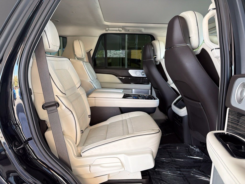 Used 2024 Lincoln Navigator Black Label AWD/4WD image 29