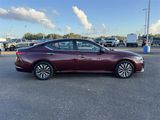 Used 2024 Nissan Altima 2.5 SV image 2