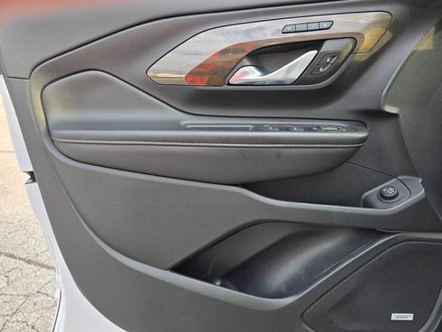 Used 2020 GMC Terrain Denali w/ LPO, Floor Liner Package FWD image 8