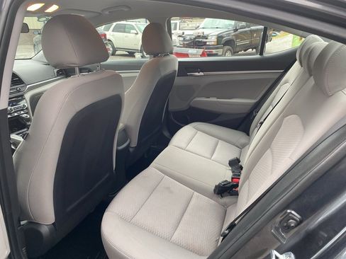 Used 2020 Hyundai Elantra SE image 15