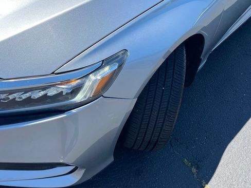 Used 2018 Honda Accord EX image 3