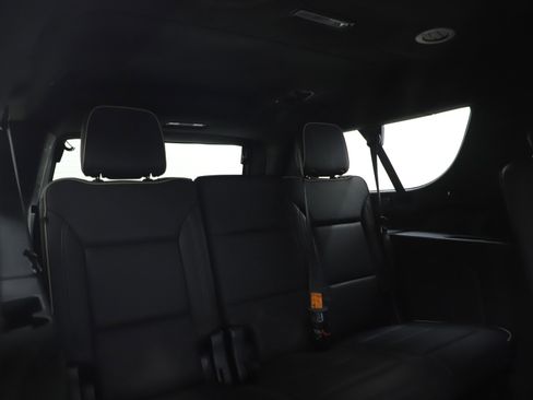 Used 2023 Chevrolet Suburban Premier image 12