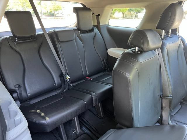 Used 2022 Kia Carnival LX FWD image 24