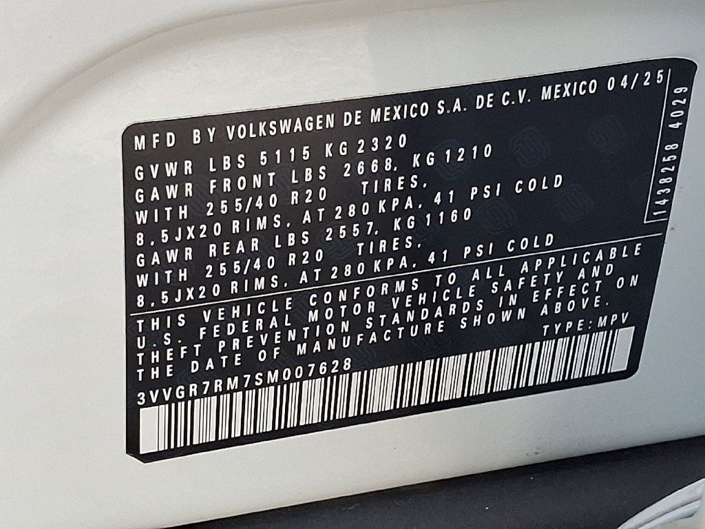 Used 2025 Volkswagen Tiguan SE R-Line AWD/4WD image 26