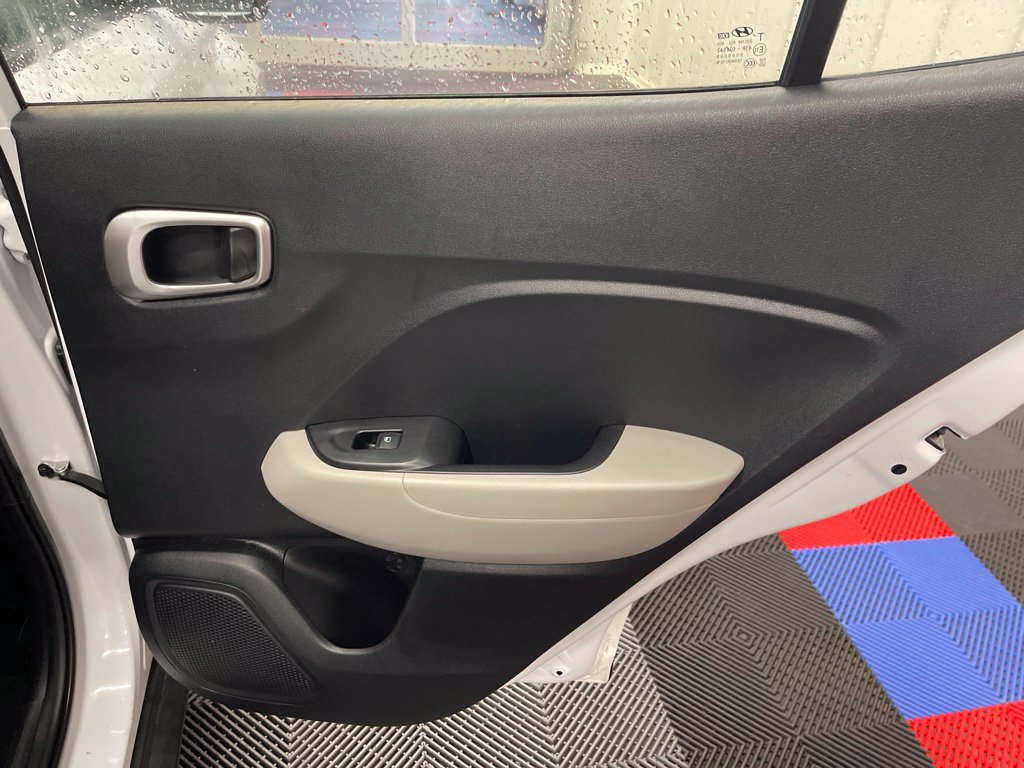 Used 2022 Hyundai Venue SEL w/ Cargo Package FWD image 18