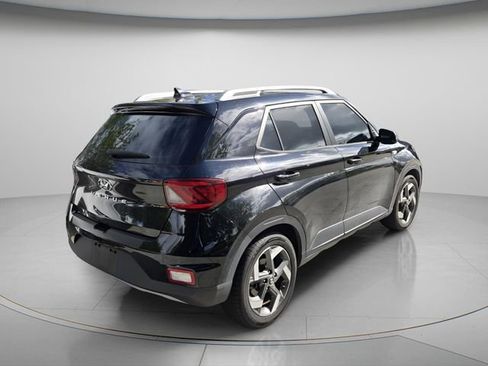 Used 2021 Hyundai Venue SEL image 6